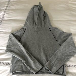 Cropped Lululemon sweatshirt. Light gray. Size 6